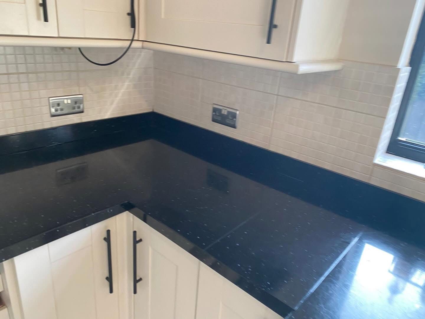 Black gloss worktop wrap