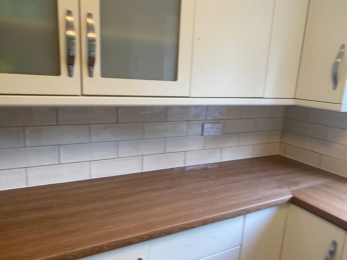Wood effect worktop vinyl wrap